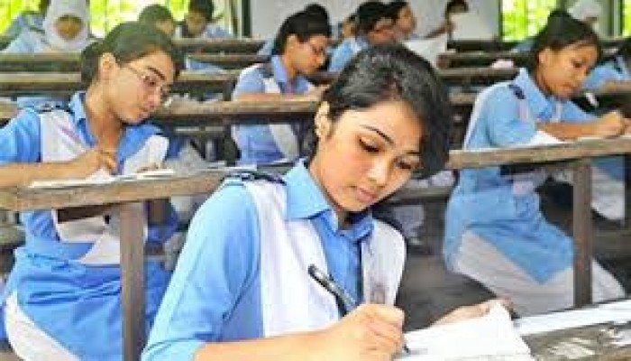 এসএসসির প্রথমদিনে অনুপস্থিত প্রায় ২৭ হাজার এসএসসির প্রথমদিনে অনুপস্থিত প্রায় ২৭ হাজার