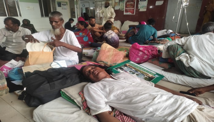 অর্থাভাবে চিকিৎসা হচ্ছেনা বাউল শাহ আবদুল তোয়াহেদের অর্থাভাবে চিকিৎসা হচ্ছেনা বাউল শাহ আবদুল তোয়াহেদের