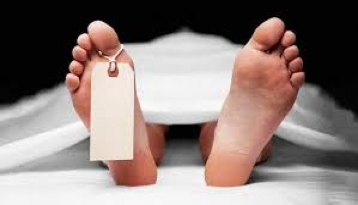 হাসপাতালে স্ত্রীর লাশ ফেলে রেখে পালিয়ে গেল স্বামী হাসপাতালে স্ত্রীর লাশ ফেলে রেখে পালিয়ে গেল স্বামী