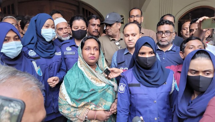 সেলিনা হায়াৎ আইভী কারাগারে সেলিনা হায়াৎ আইভী কারাগারে