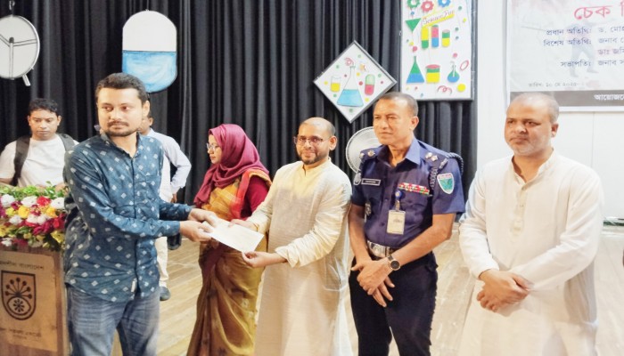 সুনামগঞ্জে জুলাই গণ-অভ্যুত্থানে আহতদের মাঝে আর্থিক অনুদানের চেক বিতরণ সুনামগঞ্জে জুলাই গণ-অভ্যুত্থানে আহতদের মাঝে আর্থিক অনুদানের চেক বিতরণ