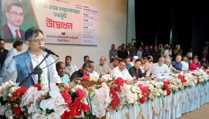 নির্বাচনের কথা বললে অন্তর্বর্তী সরকার নারাজ হয় : সালাহউদ্দিন আহমদ নির্বাচনের কথা বললে অন্তর্বর্তী সরকার নারাজ হয় : সালাহউদ্দিন আহমদ