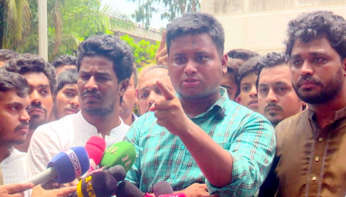 সচিবালয়ের কর্মকর্তারা ‘ক্যু’ অব্যাহত রাখলে পরিণতি হাসিনার মতো হবে সচিবালয়ের কর্মকর্তারা ‘ক্যু’ অব্যাহত রাখলে পরিণতি হাসিনার মতো হবে