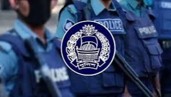 প্রতারকচক্র থেকে সতর্ক থাকতে বলেছে পুলিশ প্রতারকচক্র থেকে সতর্ক থাকতে বলেছে পুলিশ