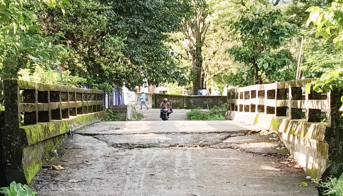 গ্যাসের পাইপ লাইনে লিকেজ, দুর্ঘটনার আশঙ্কা গ্যাসের পাইপ লাইনে লিকেজ, দুর্ঘটনার আশঙ্কা