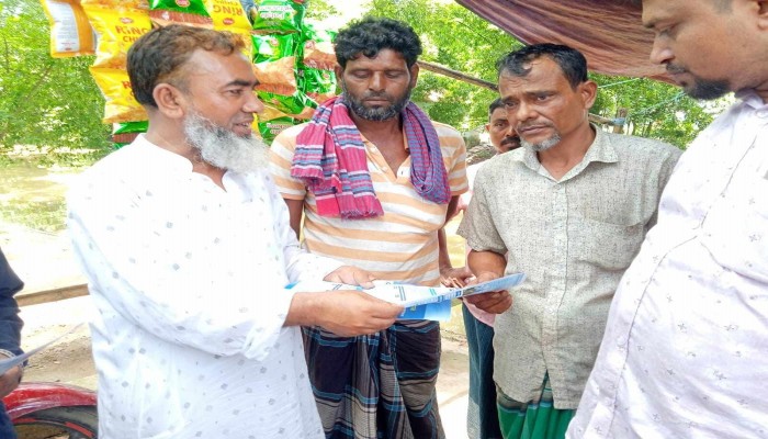 গ্রাম আদালত নিয়ে জনসচেতনতা বৃদ্ধির লক্ষ্যে লিফলেট বিতরণ গ্রাম আদালত নিয়ে জনসচেতনতা বৃদ্ধির লক্ষ্যে লিফলেট বিতরণ