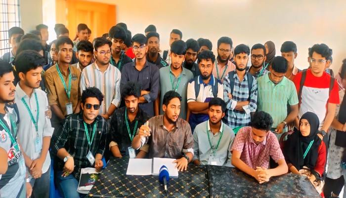পরিবহন সংকট নিরসনের দাবিতে সুবিপ্রবি শিক্ষার্থীদের আল্টিমেটাম পরিবহন সংকট নিরসনের দাবিতে সুবিপ্রবি শিক্ষার্থীদের আল্টিমেটাম