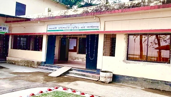 চার উপজেলায় এসিল্যান্ড নেই, দুর্ভোগে সেবাপ্রত্যাশীরা চার উপজেলায় এসিল্যান্ড নেই, দুর্ভোগে সেবাপ্রত্যাশীরা