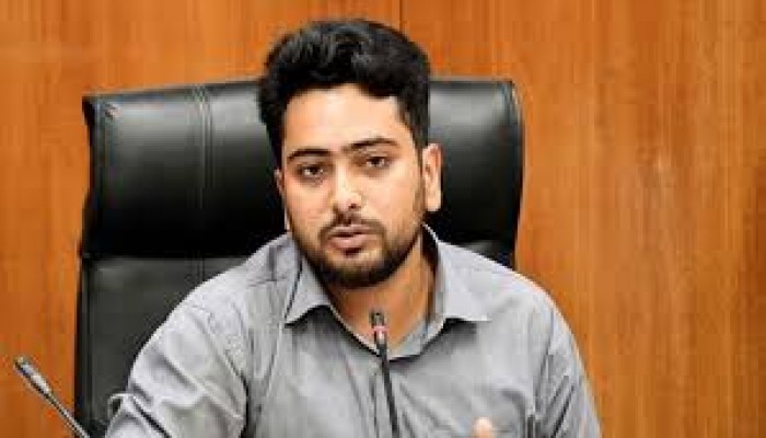 ৭২-এর সংবিধানকে টিকিয়ে রাখতে চাচ্ছে বিএনপি : নাহিদ ইসলাম ৭২-এর সংবিধানকে টিকিয়ে রাখতে চাচ্ছে বিএনপি : নাহিদ ইসলাম