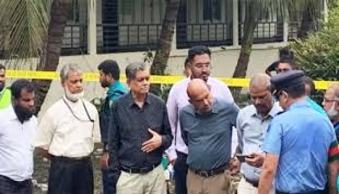 মাইলস্টোনে ৮ ঘণ্টা অবরুদ্ধ, মাইলস্টোনে ৮ ঘণ্টা অবরুদ্ধ,