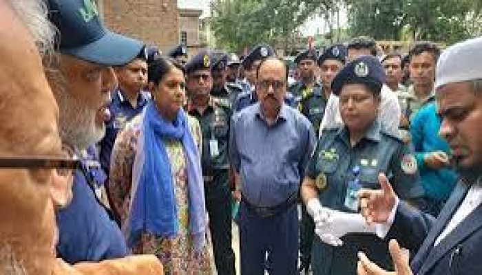 গোপালগঞ্জে ক্ষতিগ্রস্ত স্থাপনা পরিদর্শনে দুই উপদেষ্টা গোপালগঞ্জে ক্ষতিগ্রস্ত স্থাপনা পরিদর্শনে দুই উপদেষ্টা