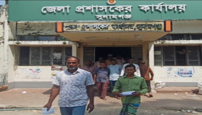 জলমহাল লুট ঠেকাতে প্রশাসনের দ্বারে মৎস্যজীবীরা জলমহাল লুট ঠেকাতে প্রশাসনের দ্বারে মৎস্যজীবীরা