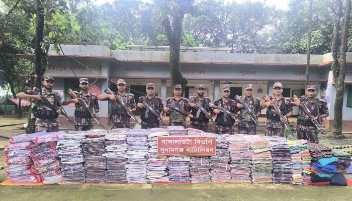 কোটি টাকার ভারতীয় শাড়ি-লেহেঙ্গা জব্দ কোটি টাকার ভারতীয় শাড়ি-লেহেঙ্গা জব্দ