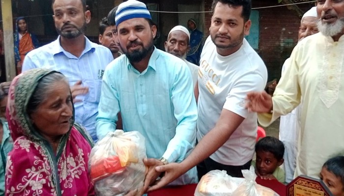 জামালগঞ্জে শিক্ষার্থীদের মাঝে স্কুল ব্যাগ বিতরণ জামালগঞ্জে শিক্ষার্থীদের মাঝে স্কুল ব্যাগ বিতরণ