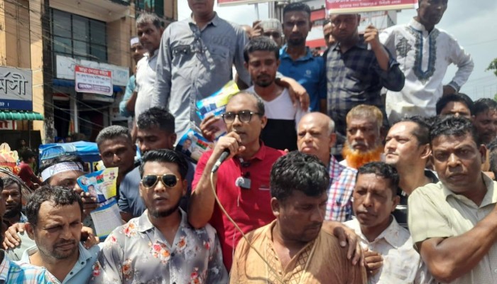 এলাকার উন্নয়নের পাশাপাশি রাজনীতি অঙ্গনকে কলুষমুক্ত রাখতে চাই : ব্যারিস্টার আবিদুল হক এলাকার উন্নয়নের পাশাপাশি রাজনীতি অঙ্গনকে কলুষমুক্ত রাখতে চাই : ব্যারিস্টার আবিদুল হক