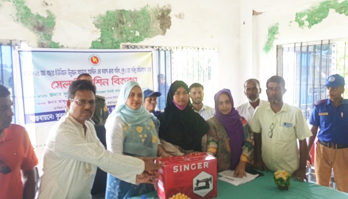 কুরবাননগর ইউনিয়নে সেলাই মেশিন বিতরণ কুরবাননগর ইউনিয়নে সেলাই মেশিন বিতরণ