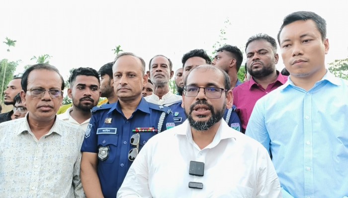খাসিয়ামারা নদীতে ড্রেজার নিষিদ্ধ ঘোষণা করলেন জেলা প্রশাসক খাসিয়ামারা নদীতে ড্রেজার নিষিদ্ধ ঘোষণা করলেন জেলা প্রশাসক