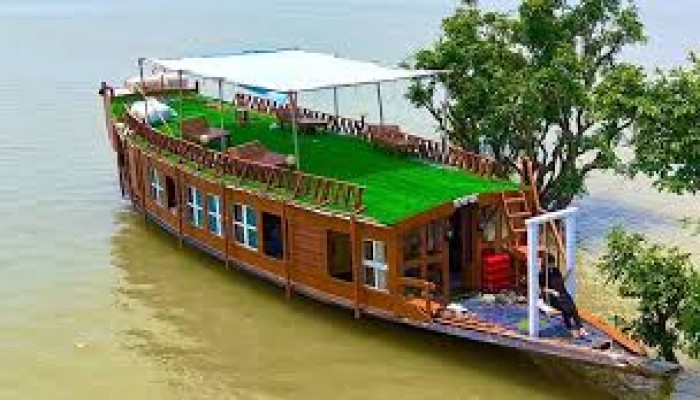 হাউসবোটে নেই পর্যাপ্ত সুরক্ষা ব্যবস্থা পর্যটকদের উদ্বেগ হাউসবোটে নেই পর্যাপ্ত সুরক্ষা ব্যবস্থা পর্যটকদের উদ্বেগ