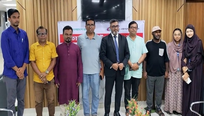 সাংবাদিকদের নিয়ে ডাচ্-বাংলা ব্যাংকের ‘তারুণ্যের উৎসব’ উদযাপন সাংবাদিকদের নিয়ে ডাচ্-বাংলা ব্যাংকের ‘তারুণ্যের উৎসব’ উদযাপন