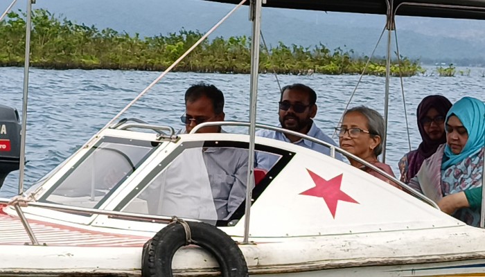 টাঙ্গুয়ার হাওরে ‘দায়িত্বজ্ঞানহীন ট্যুরিজমে’ মনঃক্ষুণœ উপদেষ্টা ফরিদা আখতার টাঙ্গুয়ার হাওরে ‘দায়িত্বজ্ঞানহীন ট্যুরিজমে’ মনঃক্ষুণœ উপদেষ্টা ফরিদা আখতার