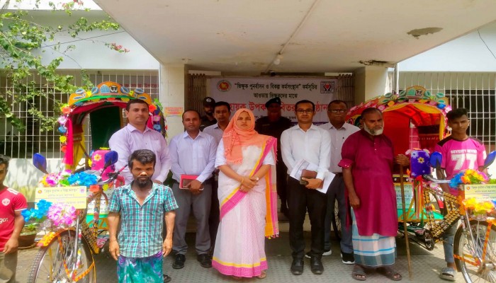 ভিক্ষুক পুনর্বাসনে ব্যাটারিচালিত রিকশা বিতরণ ভিক্ষুক পুনর্বাসনে ব্যাটারিচালিত রিকশা বিতরণ
