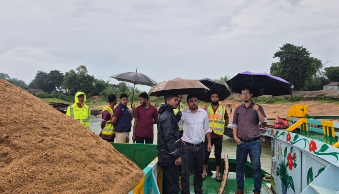 যাদুকাটা নদীতে মোবাইল কোর্টের অভিযান, ২ লাখ টাকা জরিমানা আদায় যাদুকাটা নদীতে মোবাইল কোর্টের অভিযান, ২ লাখ টাকা জরিমানা আদায়