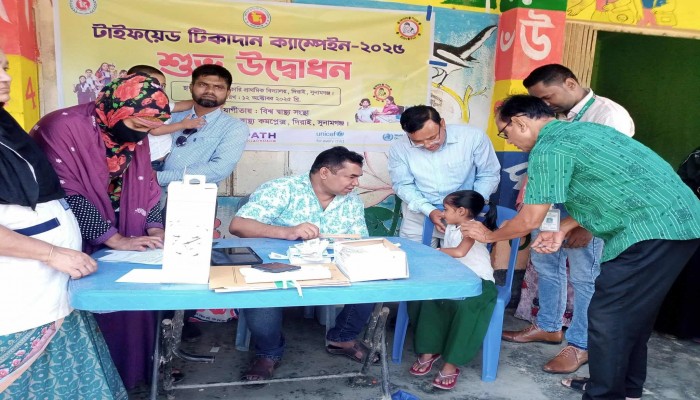 টাইফয়েড টিকাদান ক্যাম্পেইন উদ্বোধন টাইফয়েড টিকাদান ক্যাম্পেইন উদ্বোধন