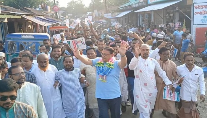 বিএনপি’র ৩১ দফা বাস্তবায়নে দেওয়ান জয়নুল জাকেরিনের গণসংযোগ বিএনপি’র ৩১ দফা বাস্তবায়নে দেওয়ান জয়নুল জাকেরিনের গণসংযোগ