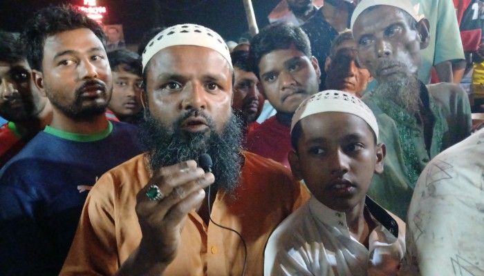 বিশ্বম্ভরপুরে মাদ্রাসা ছাত্রকে নির্যাতনের প্রতিবাদে এলাকাবাসীর বিক্ষোভ বিশ্বম্ভরপুরে মাদ্রাসা ছাত্রকে নির্যাতনের প্রতিবাদে এলাকাবাসীর বিক্ষোভ