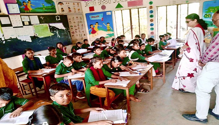 বিশ্বম্ভরপুরে মেধা যাচাই পরীক্ষার কেন্দ্র পরিদর্শনে ইউএনও বিশ্বম্ভরপুরে মেধা যাচাই পরীক্ষার কেন্দ্র পরিদর্শনে ইউএনও