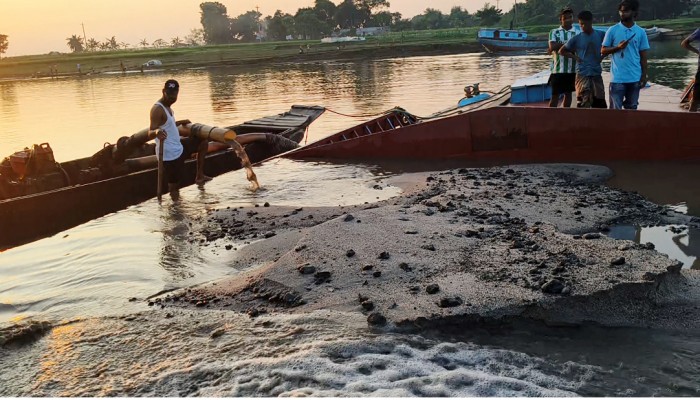 অবৈধভাবে বালু উত্তোলনে লিমপিড ইঞ্জিনিয়ারিংয়ের বিরুদ্ধে মামলা অবৈধভাবে বালু উত্তোলনে লিমপিড ইঞ্জিনিয়ারিংয়ের বিরুদ্ধে মামলা