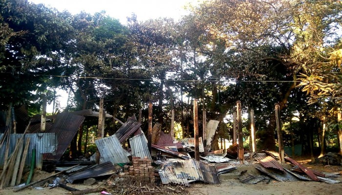 ছাতকে প্রতিপক্ষের দেয়া আগুনে মুক্তিযোদ্ধার বসতঘর ভস্মিভূত