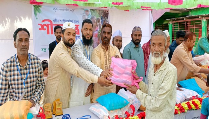 অচিন্তপুরে সেবা ফাউন্ডেশনের শীতবস্ত্র বিতরণ