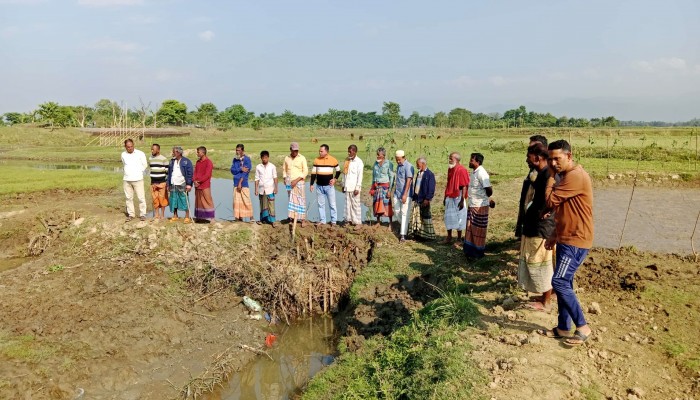 সিলুয়া বিলে নালার বাঁধ কেটে দিয়েছে দুর্বৃত্তরা : বিস্তীর্ণ জমি অনাবাদীর আশঙ্কা