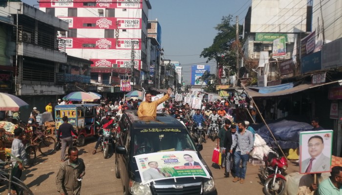 বিএনপির মনোনয়ন প্রত্যাশী দেওয়ান জয়নুল জাকেরীনের নেতৃত্বে মোটরসাইকেল শোভাযাত্রা