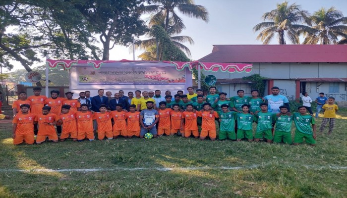 যুব সমাজকে মাদক ও মোবাইল আসক্তি থেকে দূরে রাখতে খেলাধুলার বিকল্প নেই : জেলা প্রশাসক