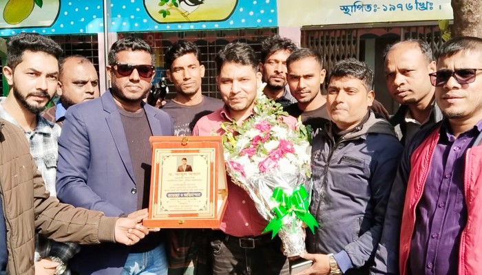 নিজ গ্রামে সংবর্ধনা পেলেন পিএইচডি ডিগ্রি অর্জন করা ড. আব্দুল আহাদ