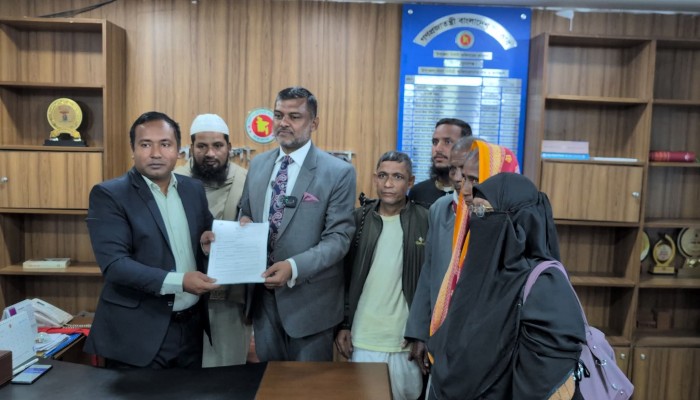 জামায়াত প্রার্থী শিশির মনিরের মনোনয়নপত্র ফরম সংগ্রহ