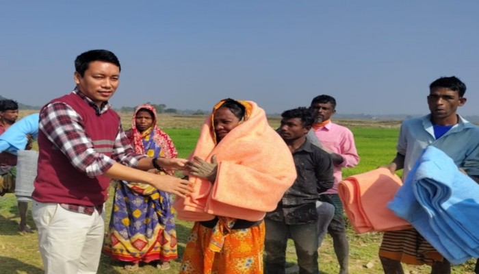 দোয়ারাবাজারে শীতবস্ত্র বিতরণ