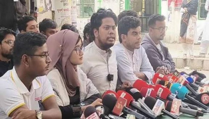 বিএনপিকে বিশেষ সুবিধা দিতে ইসি ছলচাতুরির আশ্রয় নিচ্ছে