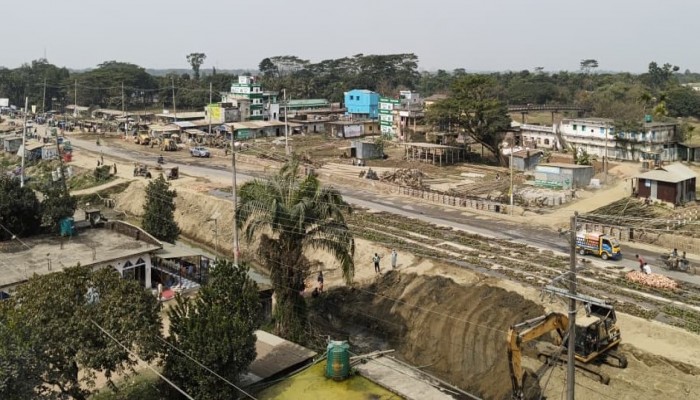 বদলে যাচ্ছে শান্তিগঞ্জ উপজেলা সদর, কমবে যানজট ও সড়ক দুর্ঘটনা