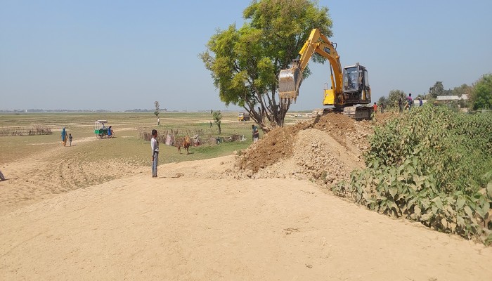 জামালগঞ্জে ফসলরক্ষা বাঁধ এখনও শেষ হয়নি মাটির কাজ