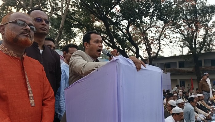 ‘স্যার’ না বলে ‘ভাই’ সম্বোধন করলে যেন তা ইতিবাচকভাবে নেওয়া হয়- কর্মকর্তাদের উদ্দেশ্যে এমপি কামরুল