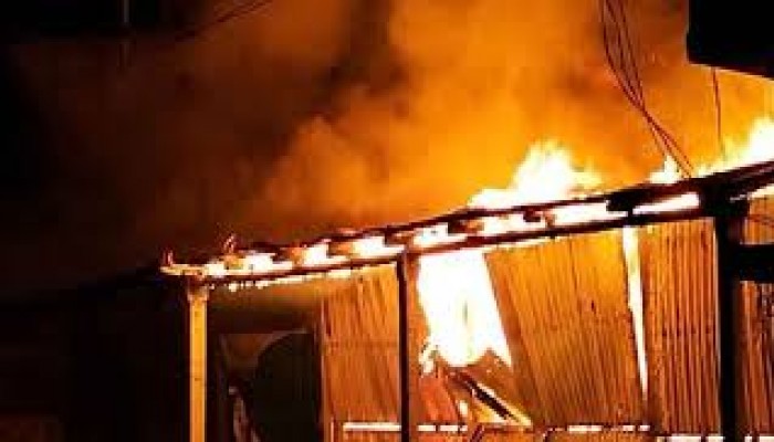 জামালগঞ্জে এক ঘণ্টার ব্যবধানে দুই ইউনিয়নে আগুন, পুড়ে নিঃস্ব ৬ পরিবার
