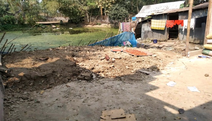 জগন্নাথপুরে মাটি ভরাট কাজে প্রভাবশালীদের বাধা, থানায় অভিযোগ দায়ের