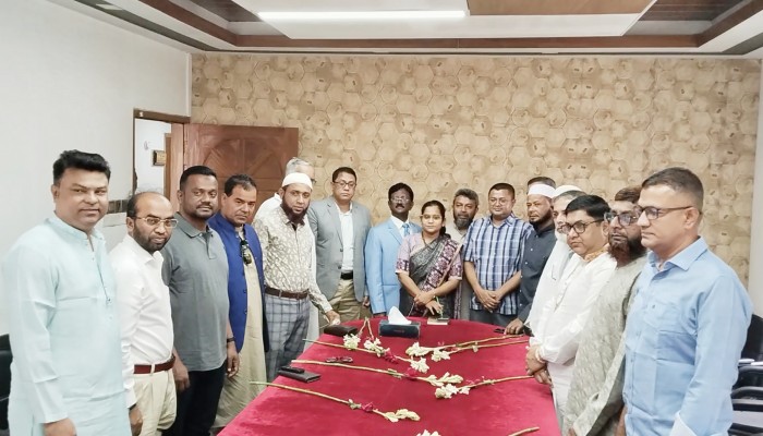 সুনামগঞ্জ চেম্বার অব কমার্সের নতুন কমিটির দায়িত্ব গ্রহণ