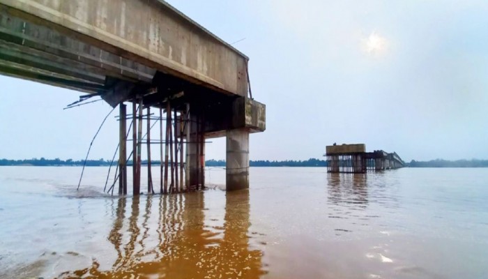 শাহ আরেফিন-অদ্বৈত মৈত্রী সেতুর কাজ ৮ বছরেও শেষ হয়নি