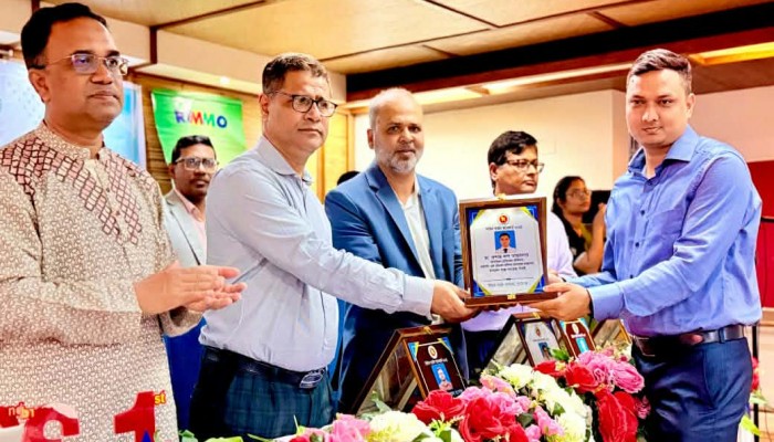 সিভিল সার্জন অ্যাওয়ার্ড পেলেন ডা. প্রশান্ত দাস