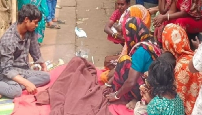 বিয়ে বাড়ির আলোকসজ্জার তারে বিদ্যুৎস্পৃষ্ট হয়ে শিশু নিহত