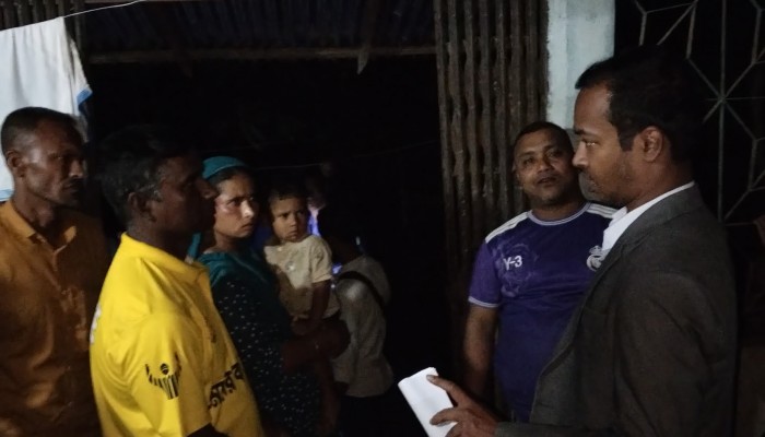 অবৈধভাবে খাদ্যবান্ধব কর্মসূচির চাল মজুত রাখায় ডিলারকে দেড় লাখ টাকা জরিমানা